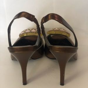 Jessica Simpson brown heels w/ large buckle